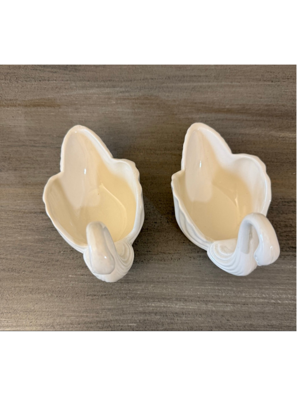 Pair of Vintage ceramic swans trinket dishes - Picture 7 of 7